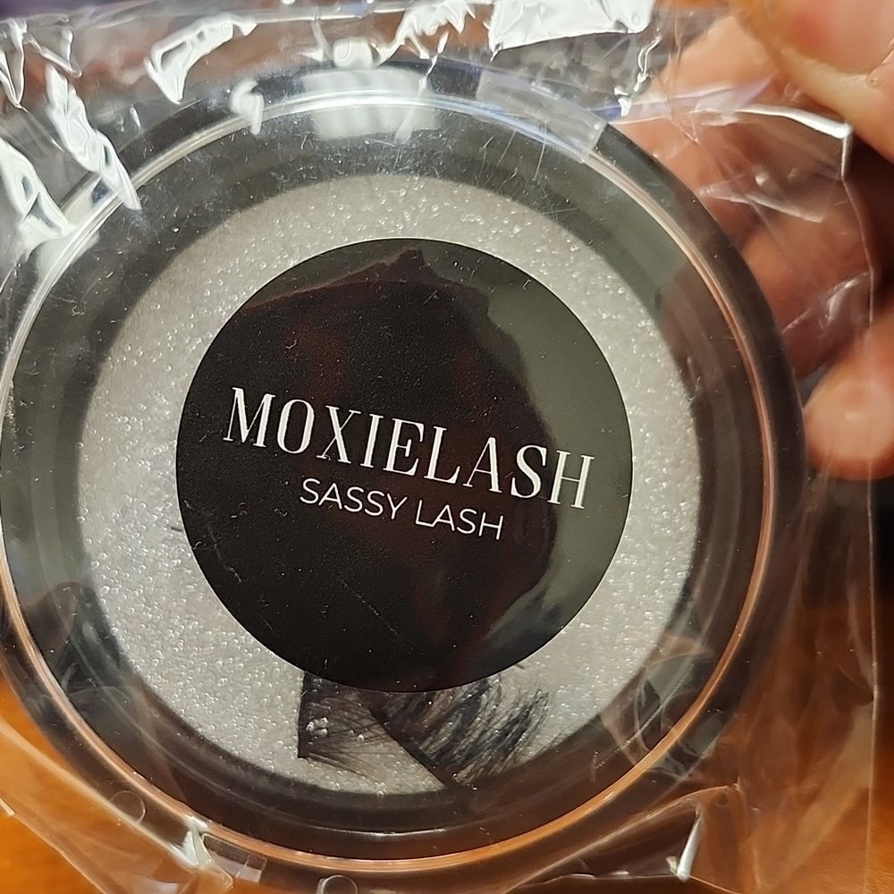 MoxieLash SASSY LASHES - NEW